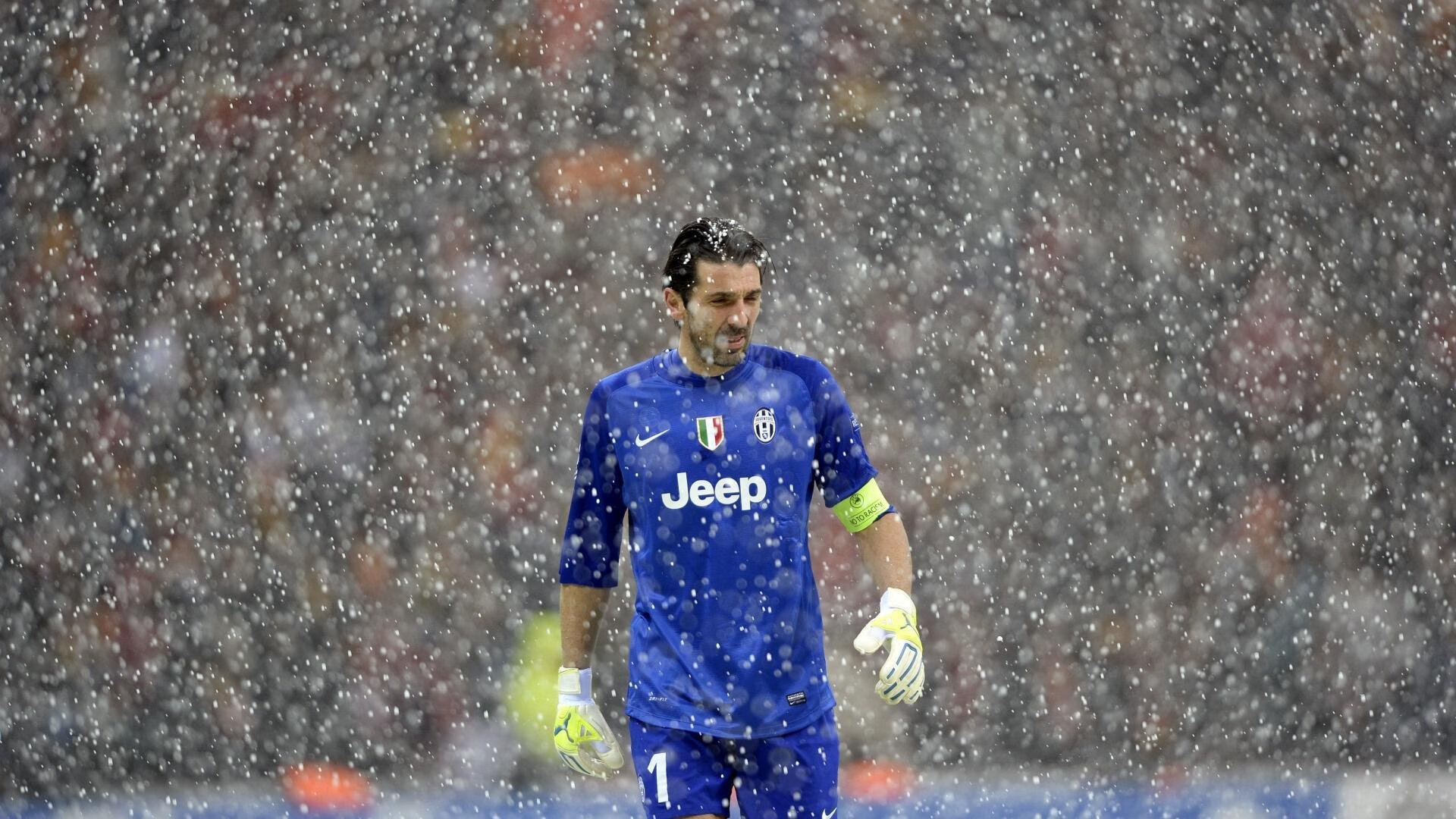 福登关键回合不手软,中国足球在对阵乌拉圭中看见未来