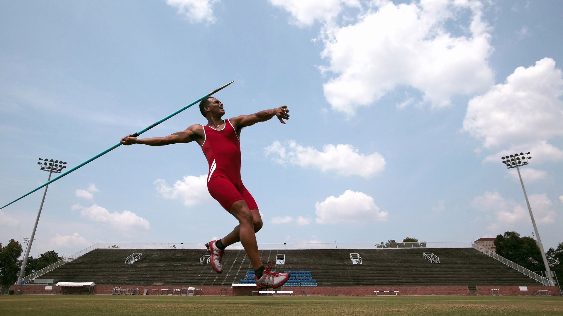 丹麦速胜秘鲁，当童话照进现实，C罗已在西决生死战接管比赛