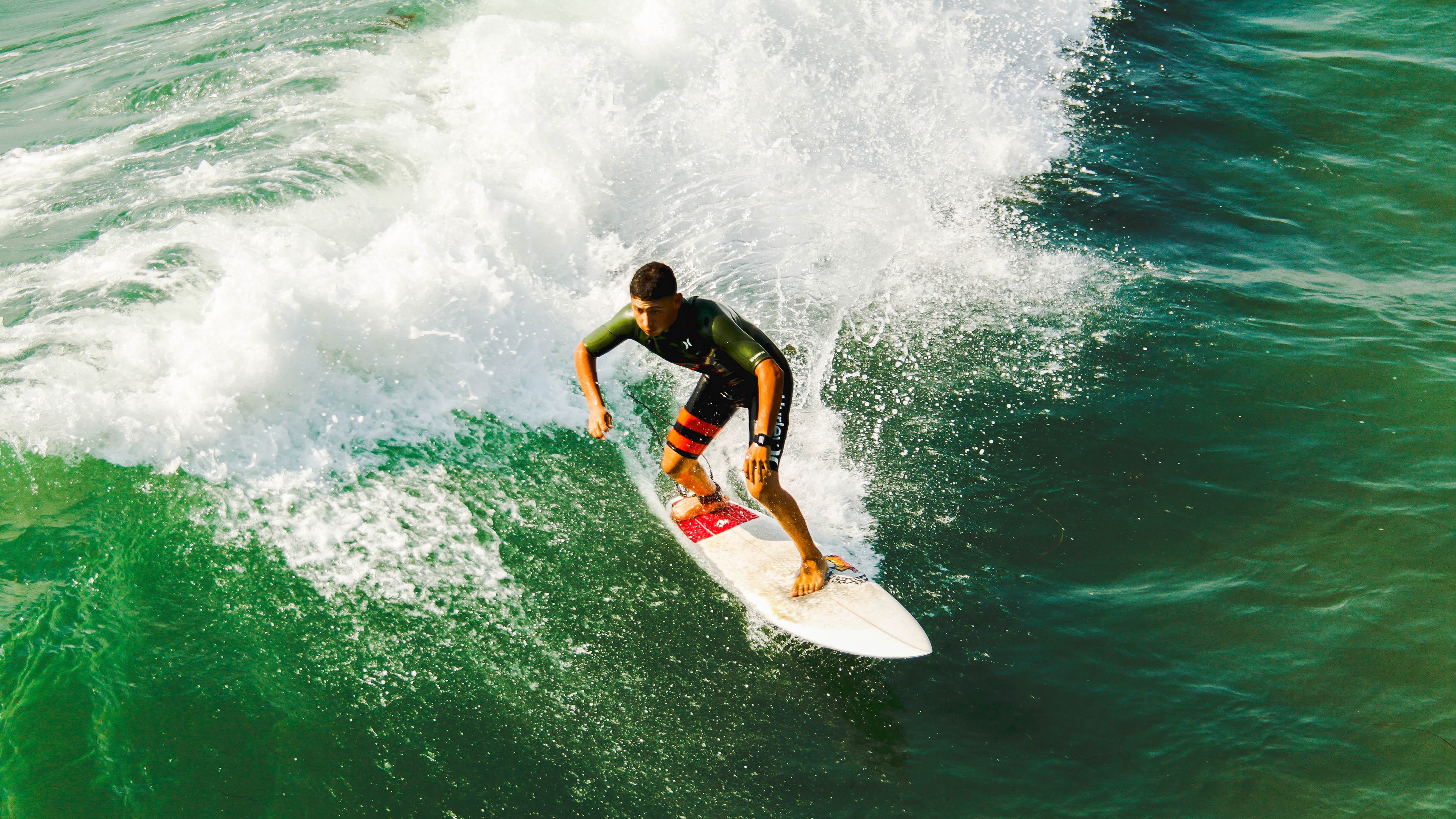 英超争冠之夜，孔德如何用一次攻防转换撕裂了冠军悬念？